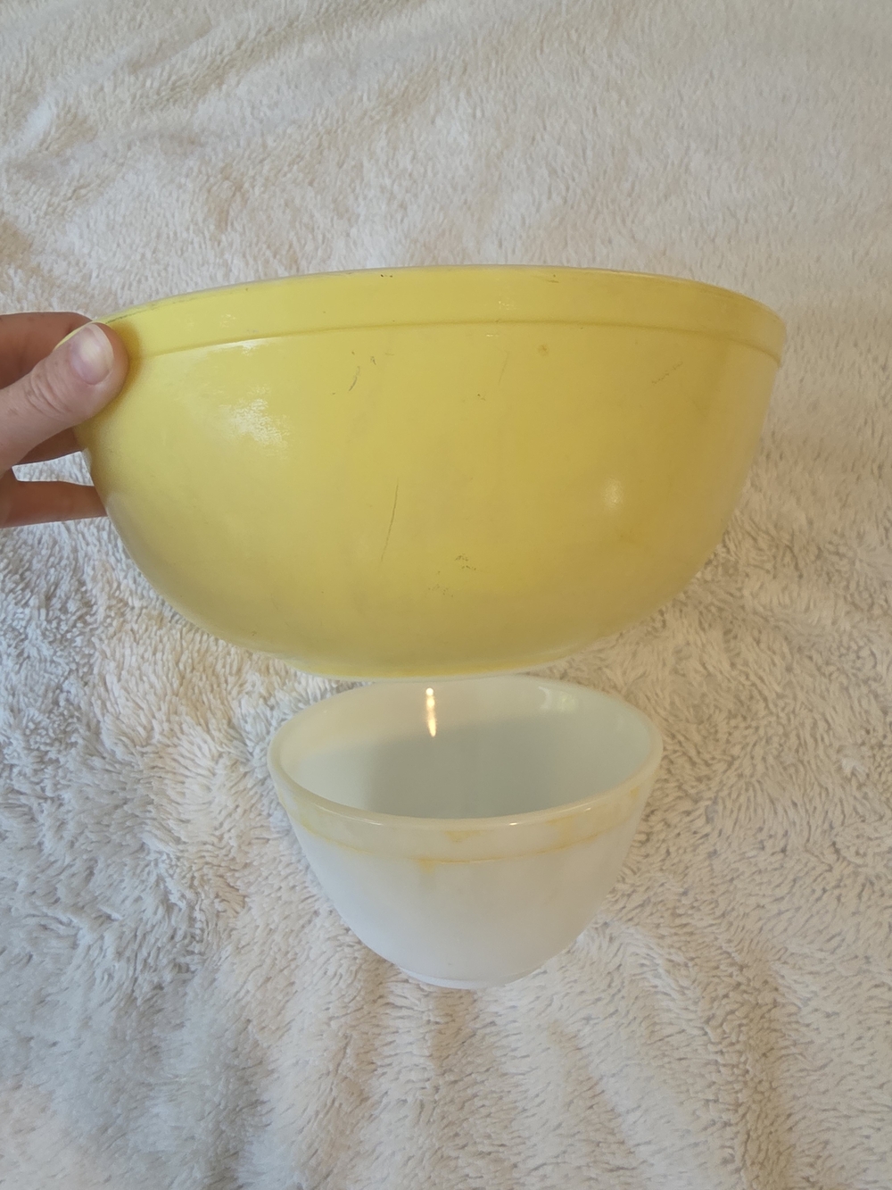Pyrex 2-Piece Primary Colors Yellow Mixing Bowl Set